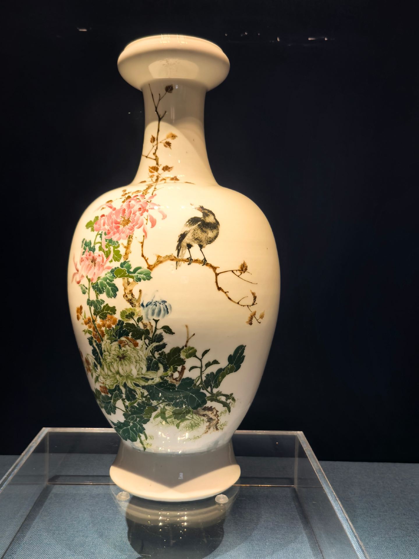 Menjelajahi Museum Keramik Liling, Menikmati Keindahan Koleksi Keramik (Bagian 4).