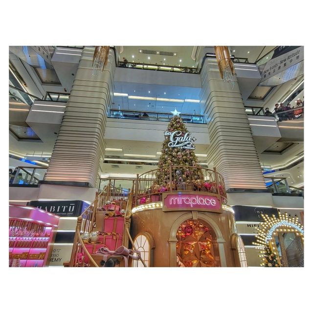 Let's Gala This Christmas。Mira Place