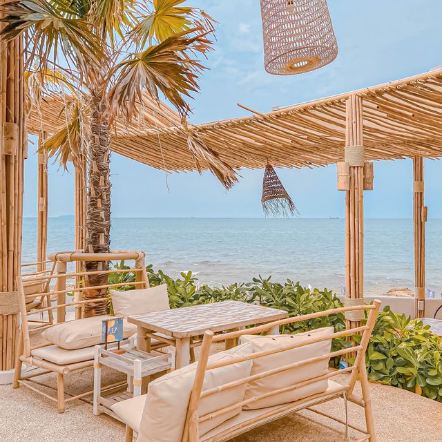 The Oxygen Pattaya ร้านอาหารและคาเฟ่สไตล์บาหลี