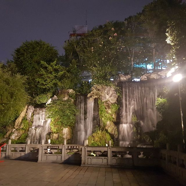 타이페이에서 가장 오래된 사원, 용산사
