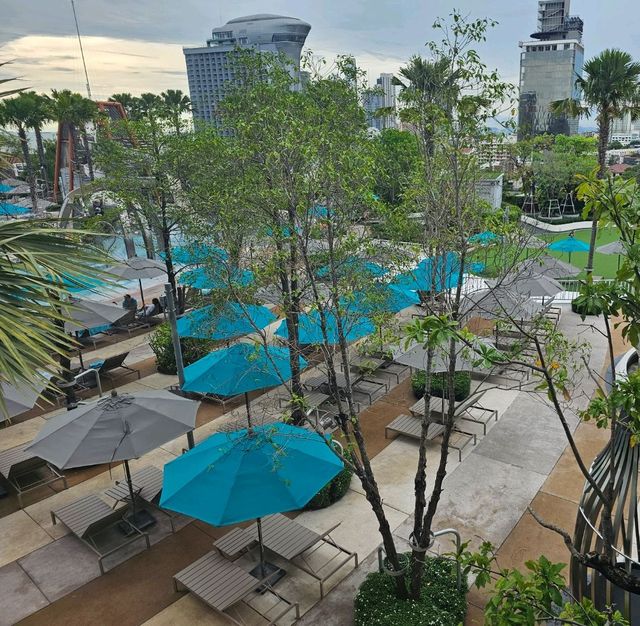 Grand Center Point Pattaya .. มาเจอฝนเลยอยู่แต่ใน รร. 