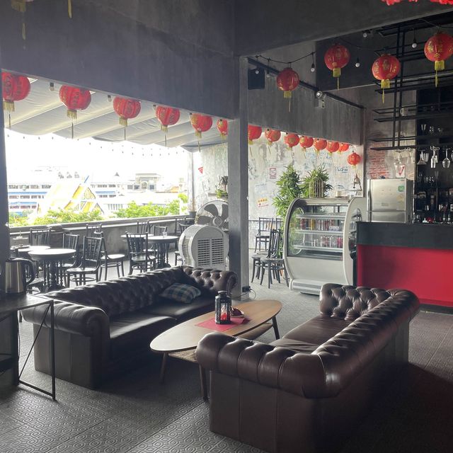 Dargon King Cafe Rooftop @ 2499 Heritage Hotel