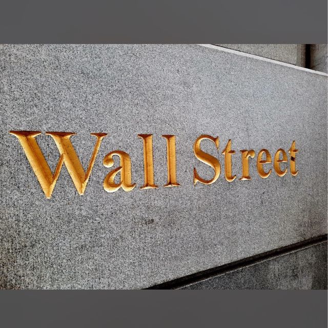 Iconic Stock Exchange 
