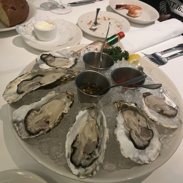 【東京】記念日ステーキデートならここ！丸の内モードンズステーキハウス