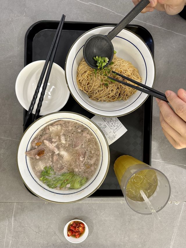 24hr supper with the best pork mee sua!🍜🍖
