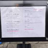 住宅街の路地裏みたいなところにひっそりと佇むトンカツの名店🐷