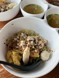 ร้านบะหมี่ร้านดังย่านนครนายก โดยโหน่ง ชะชะช่า