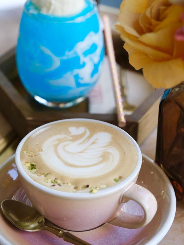 旺角歐陸風咖啡店創新開心果拿鐵☕️