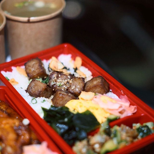 😀價格親民高質日式丼飯😀 