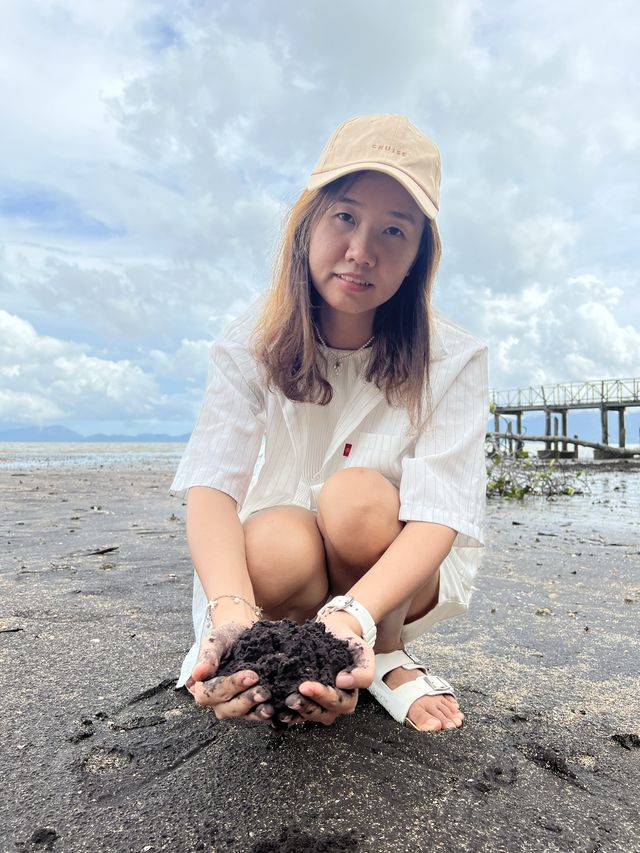 หาดทรายดำ ที่เที่ยวตราด มหัศจรรย์แห่งธรรมชาติ