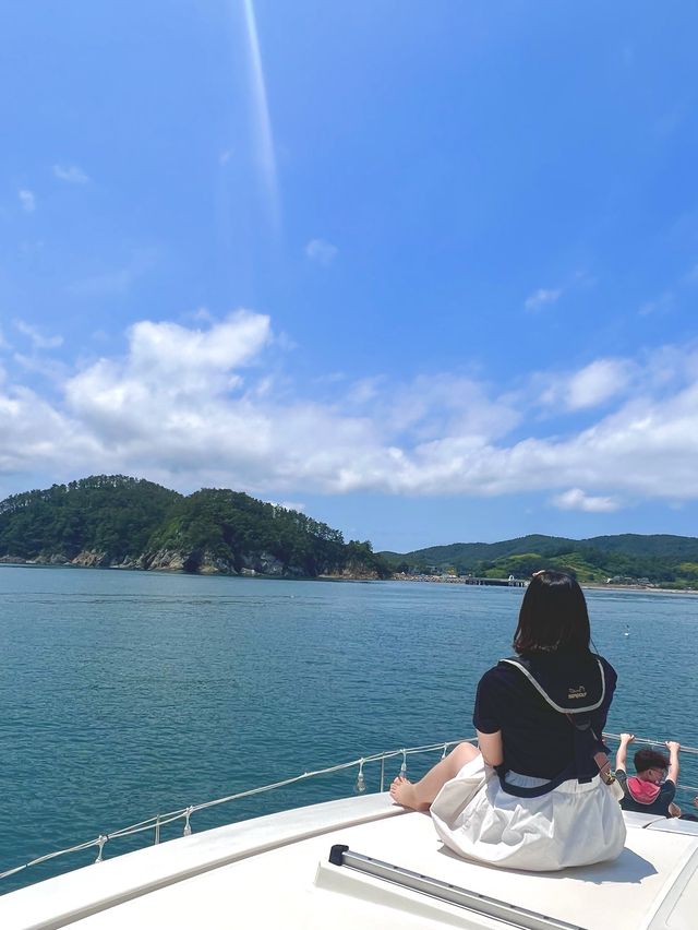 오션뷰가 너무 좋어 직접 바다 가운데로 들어가보는 경험은 어떠신가요 :) ?
