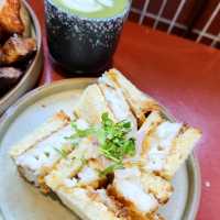 Hidden rooftop cafe in west of sg: Coexist Coffee Co. 