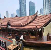 富麗堂皇 河邊酒店