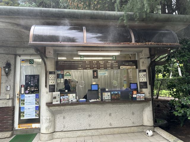 東京・北区。バラの季節には多くの品種の花が咲き誇るそうです『旧古河庭園』