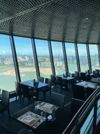 澳門旅遊塔中旋轉餐廳食與樂