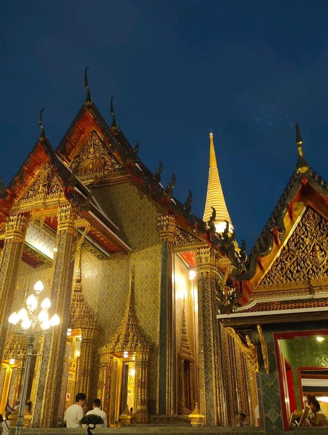 วัดราชบพิธยามค่ำ