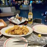 【神奈川・横浜】みなとみらいでサクッと旨いチキン