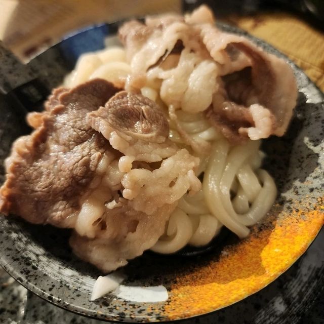 必食油麻地滾爺椰子雞煲