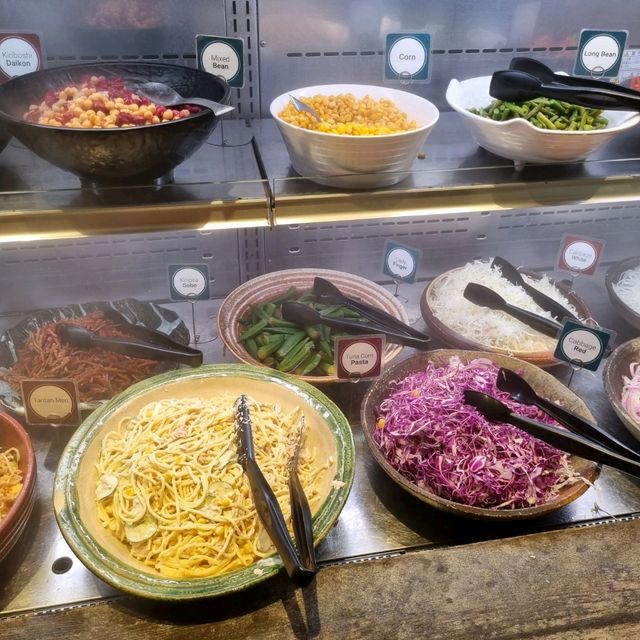 Free Flow Salad Bar With Mains
