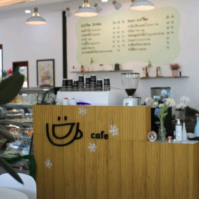ร้านกาแฟใกล้วัดม่วง Suk arrom สุขอารมณ์ :)