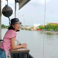 รับลม คาเฟ่ แอนด์ บาร์ สมุทรสาคร