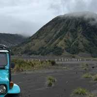 นั่งรถ Jeep ภูเขาไฟโบรโม่