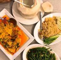 방콕 살라댕 신선한 씨푸드 맛집 쏨분