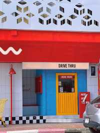 คาเฟ่สดใสใจกลางเมืองลำปาง ขนมอร่อยมาก ห้ามพลาด‼️