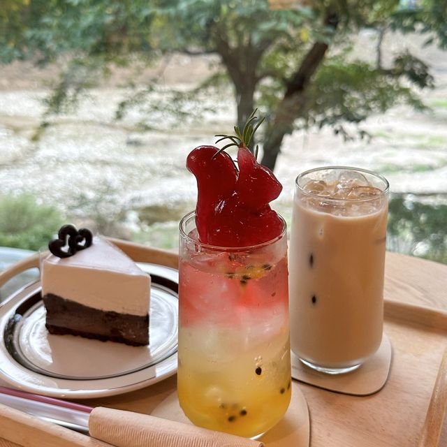경기도안의 동남아 저수지 뷰 맛집 다람이커피🐿️