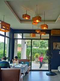 Cafe Laura @มวกเหล็ก