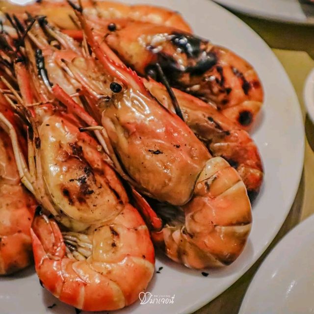 อากาศดี ๆ แบบนี้ต้องชวนครอบครัวมา Dinner ปูยักษ์