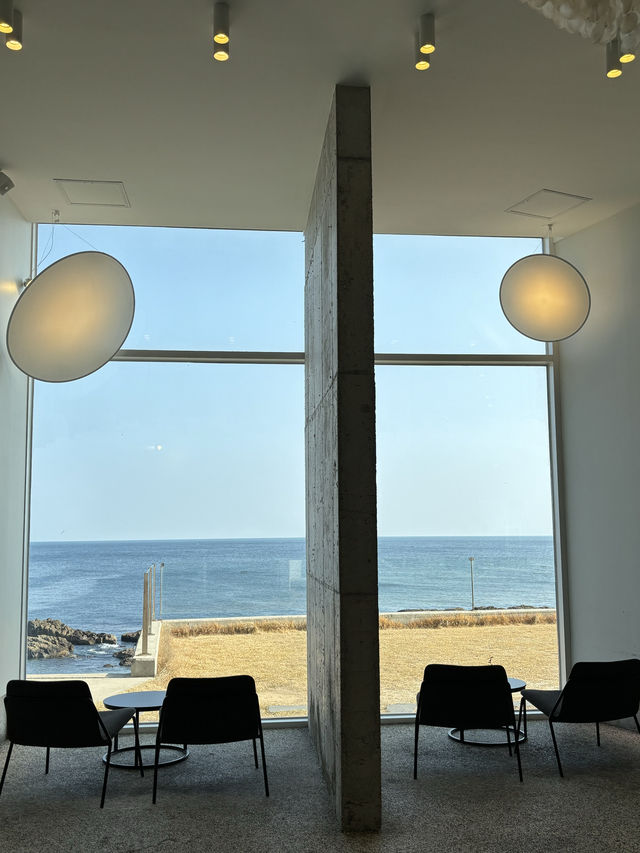 포항 앞바다의 예쁜 오션뷰 카페 [어스피스] 🌊