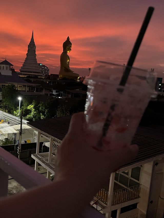 私人水門寺觀景台？🛕 一個人獨霸曼谷小眾cafe天台看浪漫日落🌄