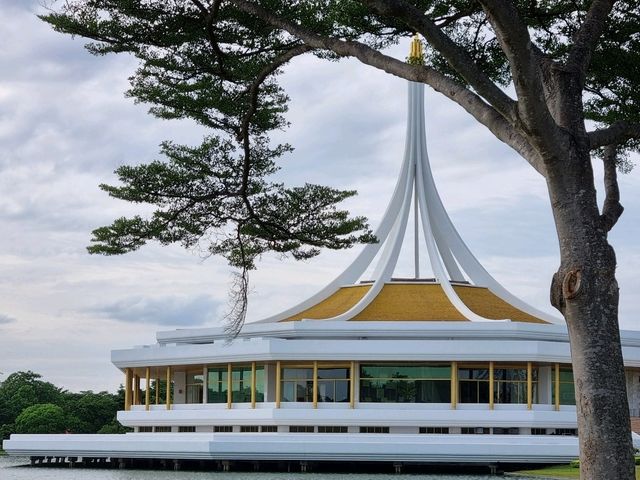 สวนหลวง ร9 พักผ่อน