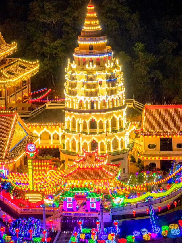 A Majestic Journey into Penang's Kek Lok Si