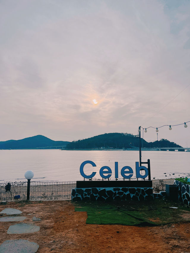 뻥뚫린 바다가 보이눈 오션뷰 감성 카페☕️셀럽