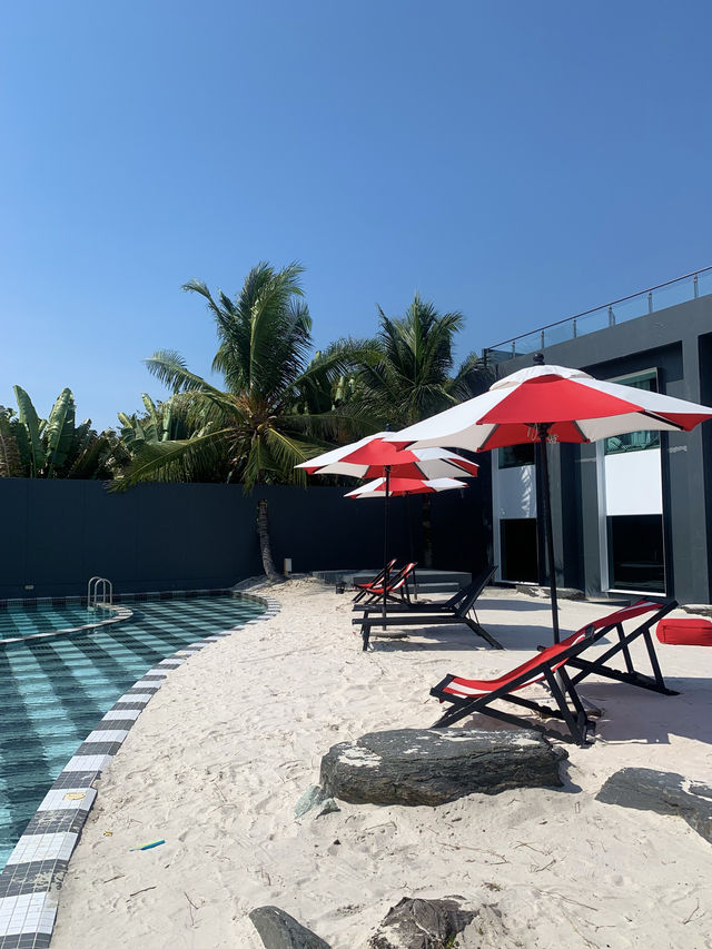 【タイ】赤×プールの隠れ家BAR🎟️🍸🇹🇭(Phuket)