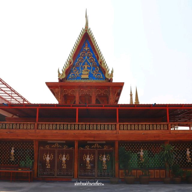 นั่งเรือ ไหว้พระ นั่งชิลล์คาเฟ่ คลองอ้อมนนท์