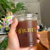 คาเฟ่บ้านๆ ที่ไม่บ้าน orbit coffee