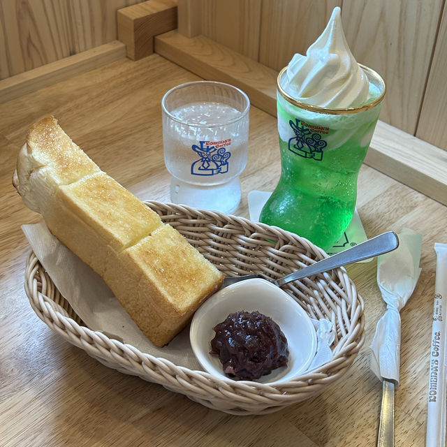 🍞무료 토스트 제공 코메다커피