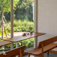 CHARN CAFE & BISTRO คาเฟ่สไตล์โฮมมี่ระยอง