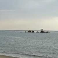 「須磨海水浴場：夕陽美景、赭紅鳥居，感受大自然的威能」
