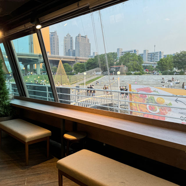 프랑제리 이크루스 한강공원점