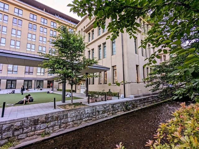 日本京都-百年舊校舍改建的複合式商場：立誠花園HULIC