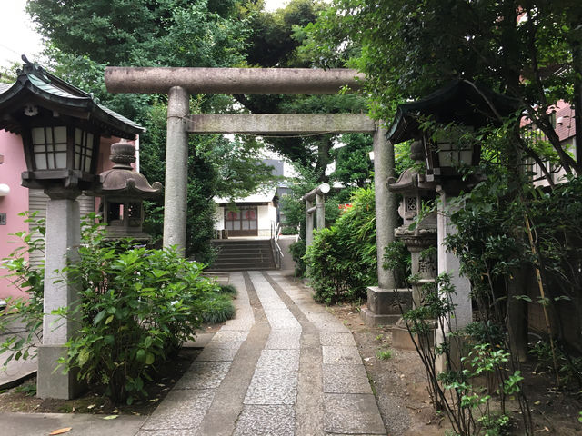 探索池尻稻荷神社：東京市中心的靈性綠洲
