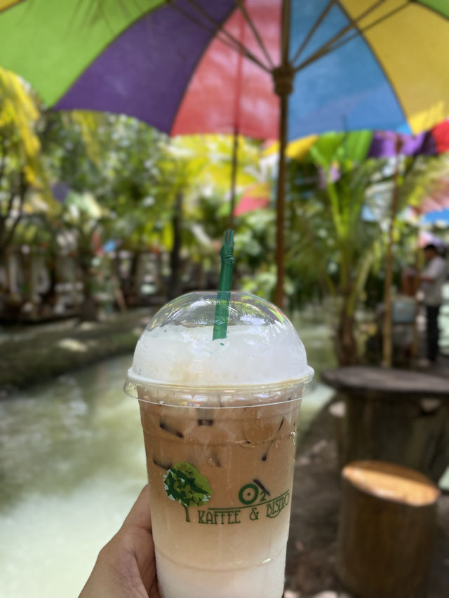 คาเฟ่ในร่องสวนมะพร้าว