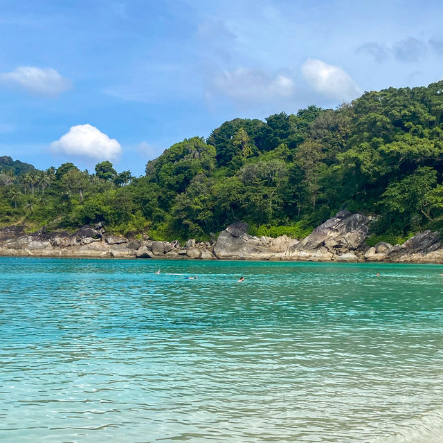 หาดลับที่ไม่ลับ "Freedom Beach"