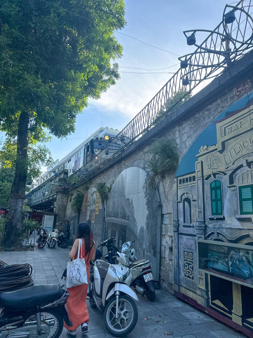ベトナム】 ハノイ旧市街のフンフン壁画通りでベトナムを感じる旅
