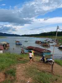 ล่องเรือชมเมืองเก่าสังขละบุรี