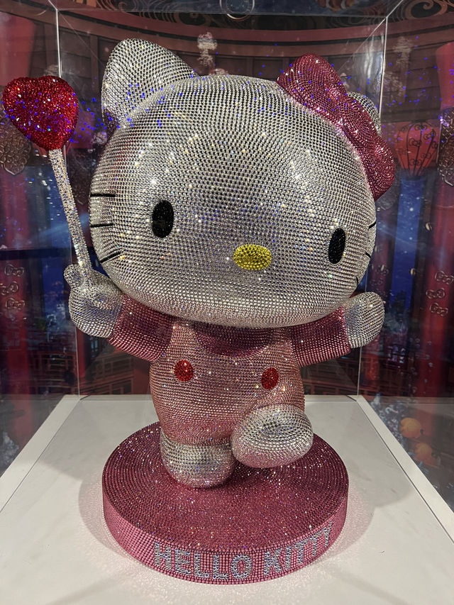 大阪出發一小時車程😍Hello Kitty Smile🤓超大Kitty頭建築
